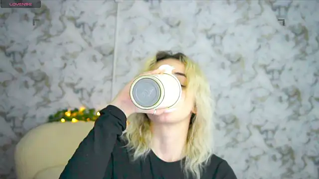 Ashley S online show from 04-21-26, 01:42