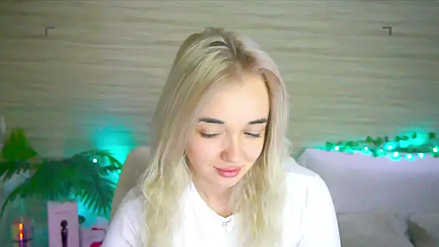 Ashley S online show from 09-25-25, 10:49