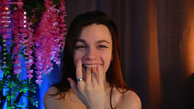 Snapshot of EvaHair chatting on 02-25-25, 05:30 EvaHair online show from 02-25-25, 05:30