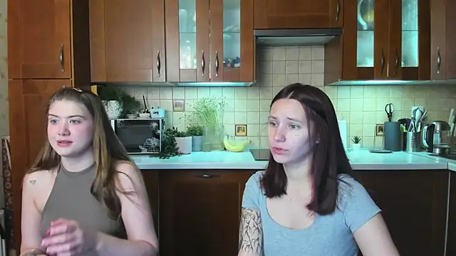 HotCaramellsTV online show from 04-26-26, 10:45