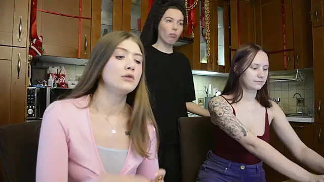 HotCaramellsTV online show from 02-01-26, 11:30