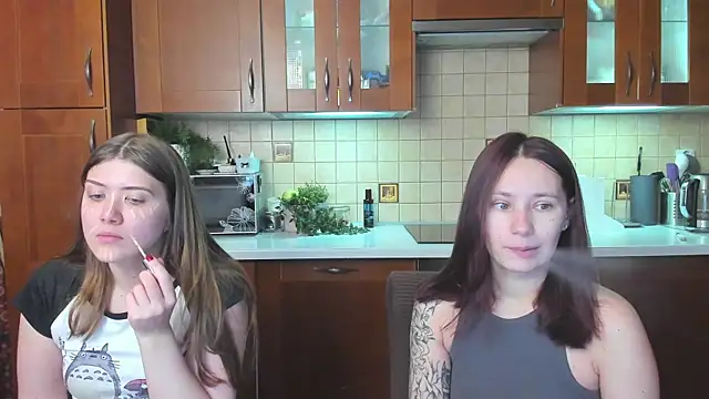 HotCaramellsTV online show from 04-30-26, 11:17