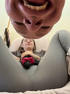 HotCaramellsTV online show from 10-28-25, 10:47