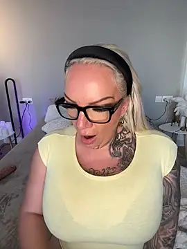 Nina LiveXXX online show from 02-15-26, 02:49