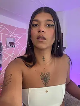 Snapshot of CoralRigan chatting on 05-12-26, 07:53 CoralRigan online show from 05-12-26, 07:53