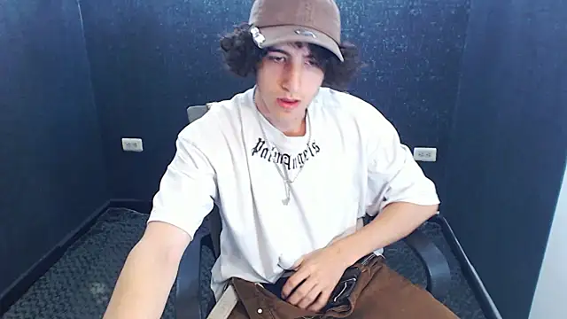 Kerverr  online show from 11-06-25, 03:05