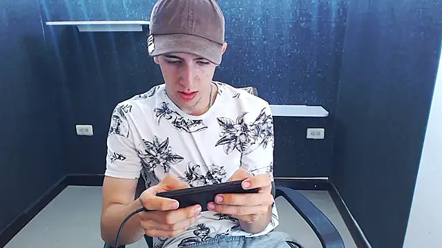 Kerverr  online show from 12-16-25, 02:54