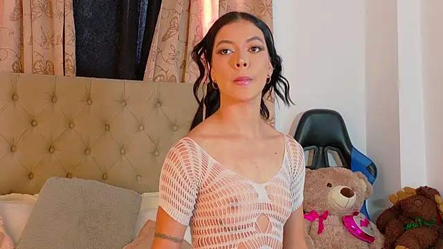 GeorginaHills online show from 10-23-25, 09:57