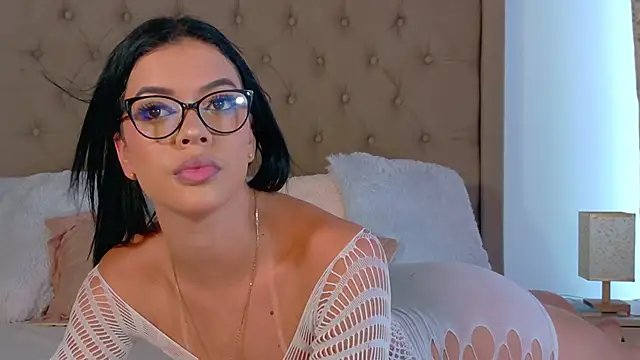 GeorginaHills online show from 12-14-25, 08:14