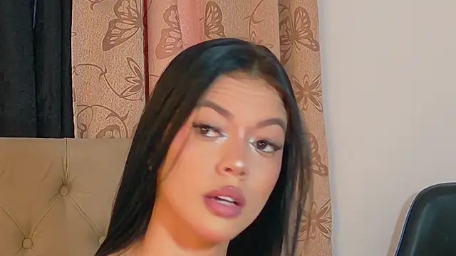 GeorginaHills online show from 11-17-25, 08:57