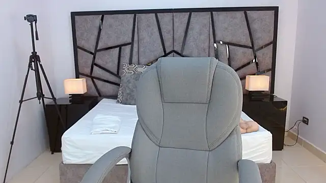 sussy leon online show from 02-17-26, 08:06