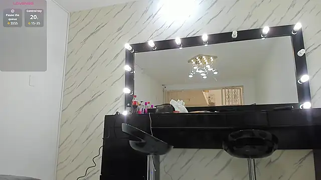 ElisabethMassey online show from 12-17-25, 03:28