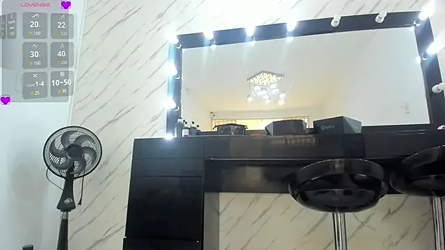 ElisabethMassey online show from 10-23-25, 04:49