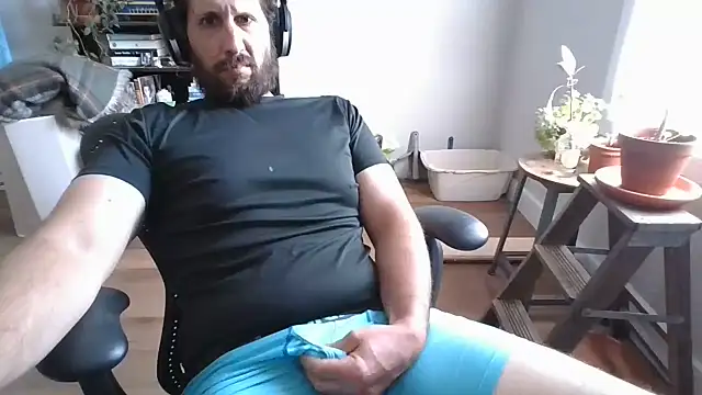 Eggplantout online show from 08-04-26, 05:06