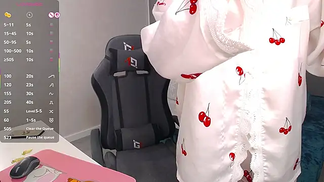 Sofia Soul online show from 12-14-25, 03:17