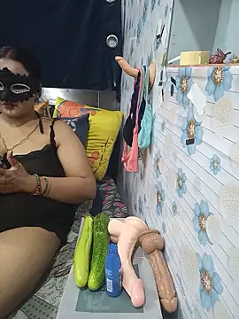 Snapshot of tina8th chatting on 05-29-26, 04:24 tina8th online show from 05-29-26, 04:24