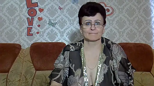 PaulaGolden online show from 10-17-25, 07:44