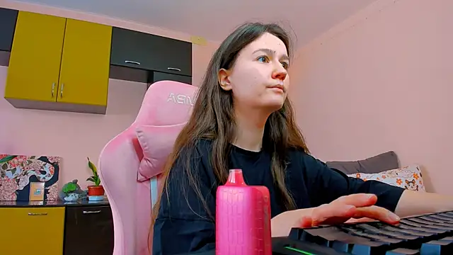 Snapshot of ameli_moon chatting on 09-27-25, 11:05 ameli moon online show from 09-27-25, 11:05