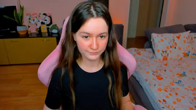 Snapshot of ameli_moon chatting on 10-08-25, 01:45 ameli moon online show from 10-08-25, 01:45