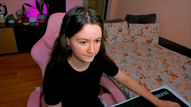 Snapshot of ameli_moon chatting on 10-11-25, 03:13 ameli moon online show from 10-11-25, 03:13