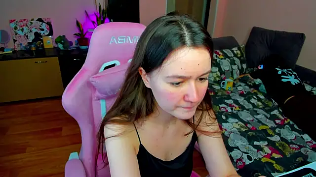 Snapshot of ameli_moon chatting on 10-28-25, 01:43 ameli moon online show from 10-28-25, 01:43