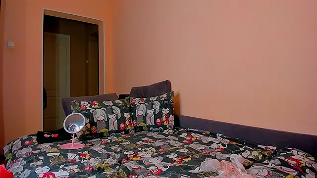 Snapshot of ameli_moon chatting on 10-25-25, 07:25 ameli moon online show from 10-25-25, 07:25