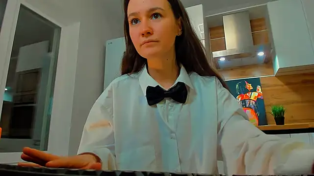 Snapshot of ameli_moon chatting on 01-14-25, 04:08 ameli moon online show from 01-14-25, 04:08