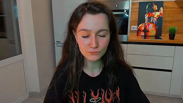 Snapshot of ameli_moon chatting on 02-01-25, 02:13 ameli moon online show from 02-01-25, 02:13