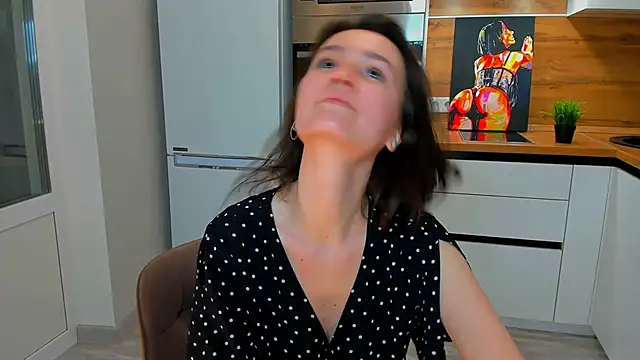 Snapshot of ameli_moon chatting on 01-21-25, 03:43 ameli moon online show from 01-21-25, 03:43