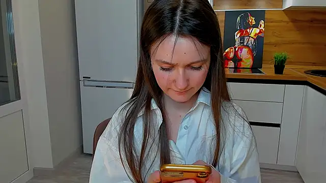 Snapshot of ameli_moon chatting on 02-10-25, 03:53 ameli moon online show from 02-10-25, 03:53