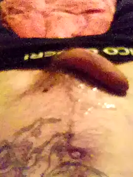 Snapshot of HastLuster chatting on 12-18-24, 12:21 HastLuster online show from 12-18-24, 12:21