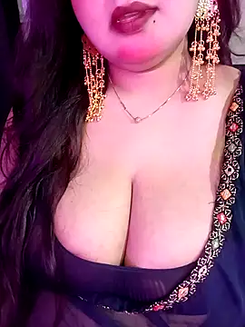 Snapshot of Suhanakhan00 chatting on 04-29-26, 06:03 Suhanakhan00 online show from 04-29-26, 06:03