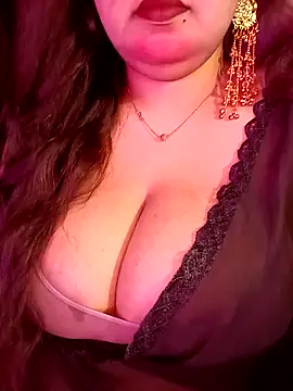 Snapshot of Suhanakhan00 chatting on 05-21-26, 05:43 Suhanakhan00 online show from 05-21-26, 05:43