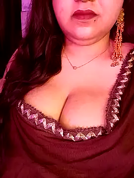 Snapshot of Suhanakhan00 chatting on 05-22-26, 10:24 Suhanakhan00 online show from 05-22-26, 10:24