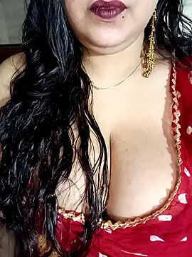 Snapshot of Suhanakhan00 chatting on 05-29-26, 12:33 Suhanakhan00 online show from 05-29-26, 12:33
