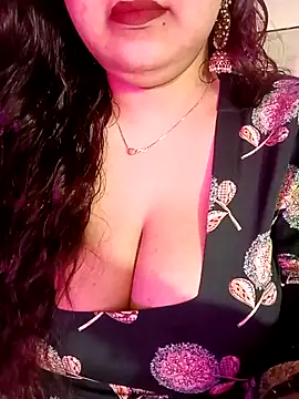 Snapshot of Suhanakhan00 chatting on 05-26-26, 11:30 Suhanakhan00 online show from 05-26-26, 11:30