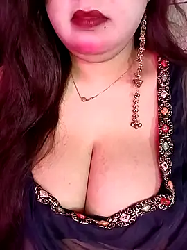 Snapshot of Suhanakhan00 chatting on 06-19-26, 08:09 Suhanakhan00 online show from 06-19-26, 08:09