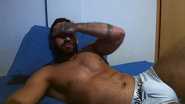 Snapshot of macho_fit chatting on 05-26-26, 03:48 macho fit online show from 05-26-26, 03:48