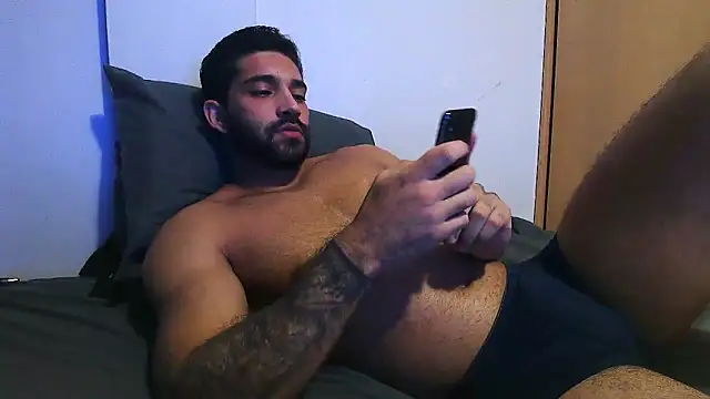Snapshot of macho_fit chatting on 05-22-26, 12:41 macho fit online show from 05-22-26, 12:41