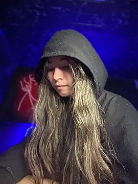 Sophie LS online show from 12-19-25, 07:44