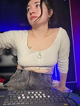 Sophie LS online show from 05-06-26, 07:56