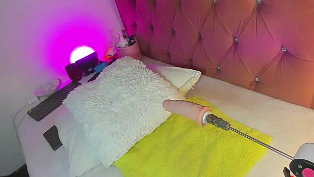 Snapshot of kyliestteel chatting on 03-22-26, 04:30 kyliestteel online show from 03-22-26, 04:30