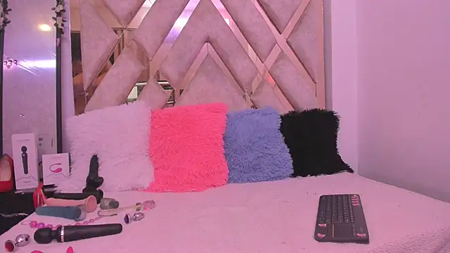 sarawiliamx online show from 11-23-25, 03:16