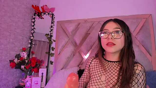 sarawiliamx online show from 04-06-26, 03:35