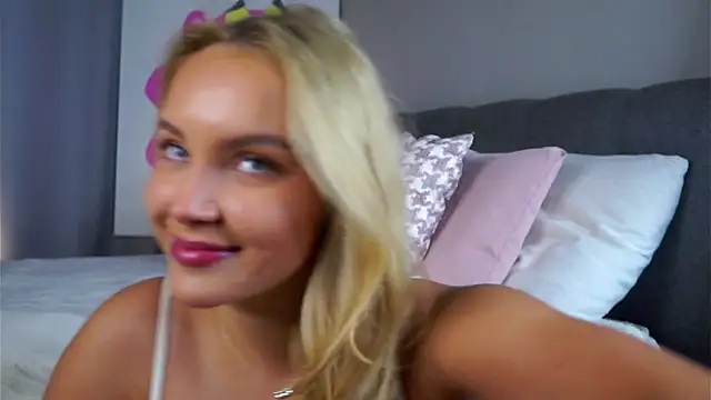 Snapshot of AftonConnett chatting on 10-05-25, 01:07 AftonConnett online show from 10-05-25, 01:07