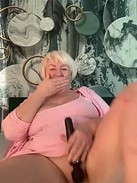 Snapshot of Laura_Millf chatting on 02-26-26, 11:43 Laura Millf online show from 02-26-26, 11:43