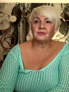 Laura Millf online show from 10-05-25, 03:36