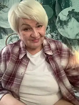 Snapshot of Laura_Millf chatting on 02-07-26, 01:41 Laura Millf online show from 02-07-26, 01:41