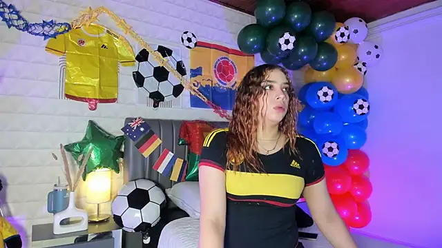 Lizzie-Evans online show from 06-17-26, 12:04