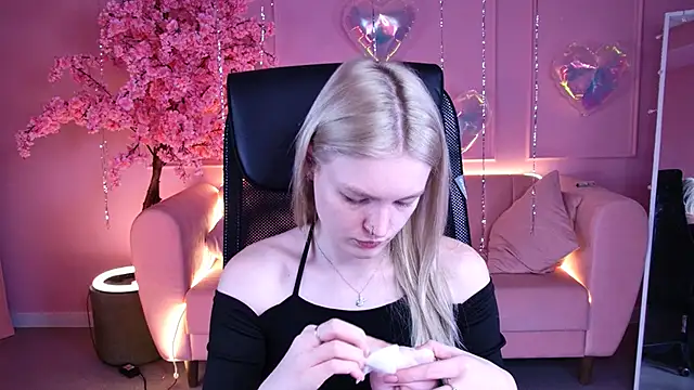 GraceGlamour online show from 02-21-26, 05:09